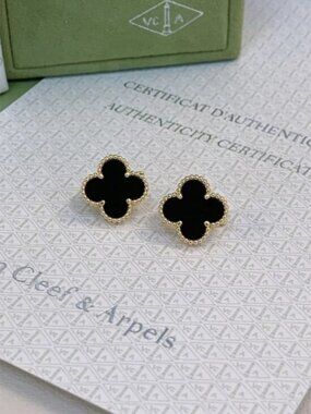 ☀️❤️Authentic☀️❤️Van Cleef & Arpels Vintage Alhambra Earrings